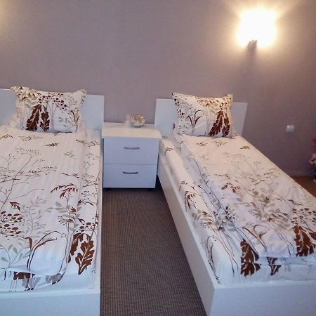 Bed and Breakfast Kafana "Kaj Zoki" Probistip Zewnętrze zdjęcie